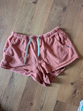 Vuori Women’s Pink Terry Cloth Shorts